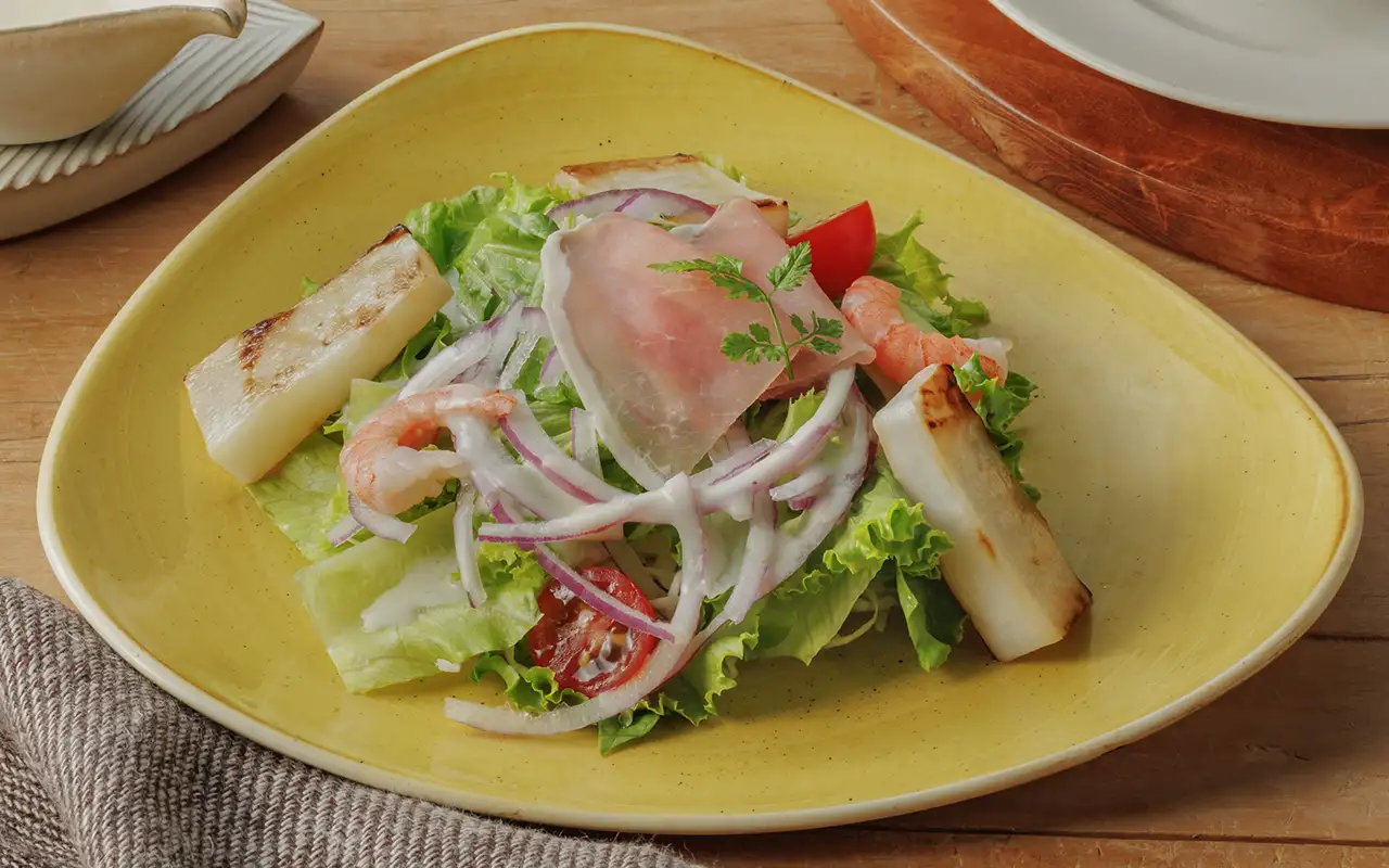 焼き大根と生ハム・海老のサラダ