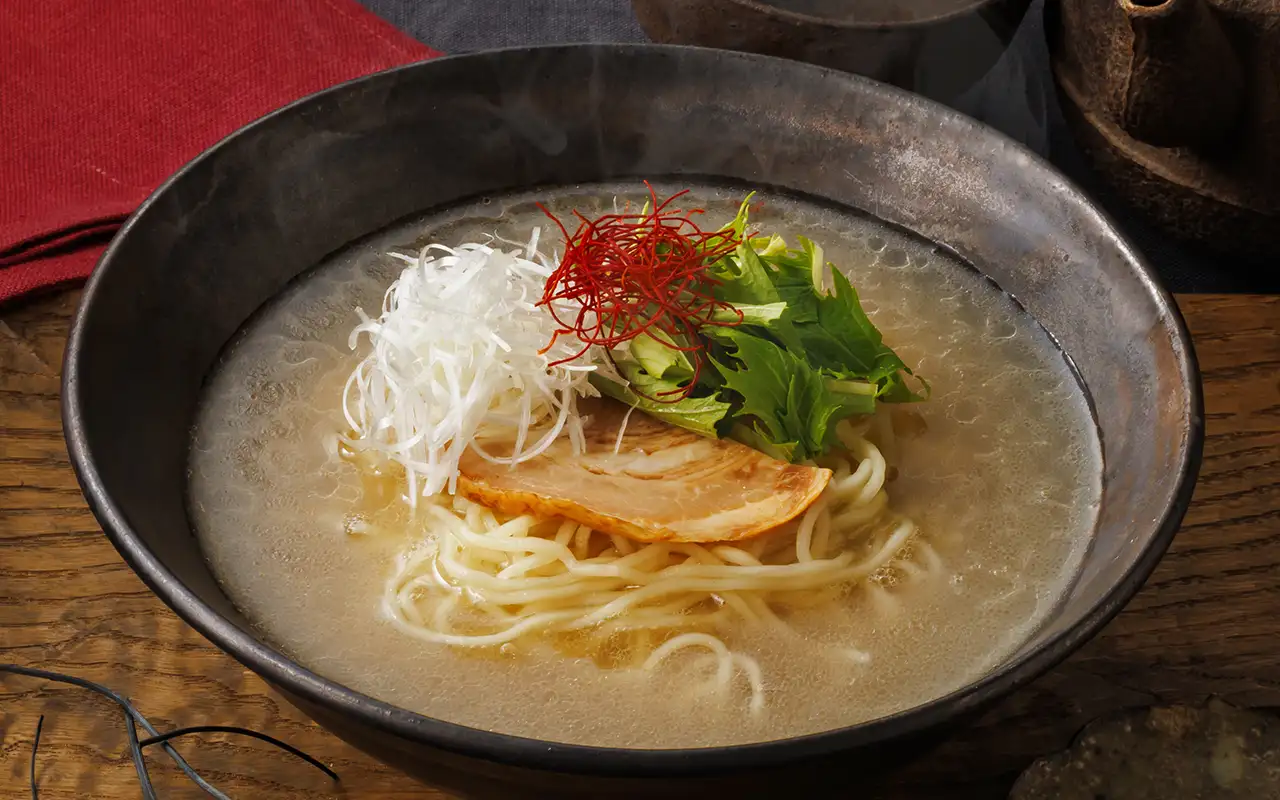 濃厚牛骨白湯ラーメン